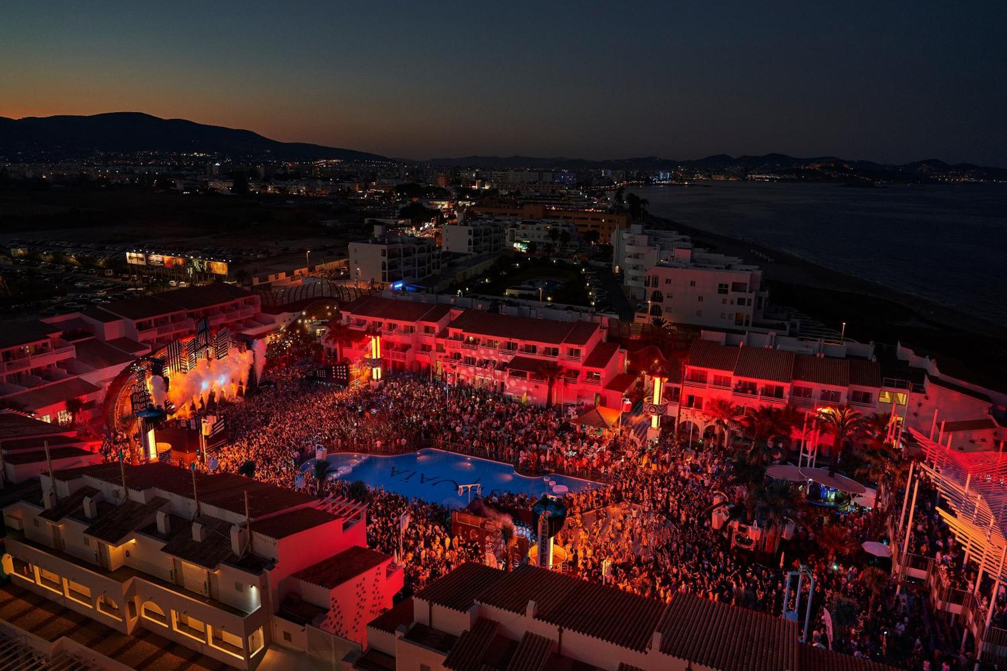 Ushuaia Ibiza Beach Hotel - Adults Only - Club Entrance Included Playa d'en Bossa Exterior photo