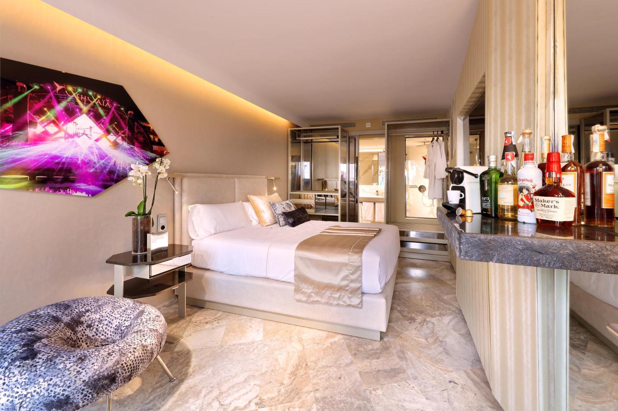 Ushuaia Ibiza Beach Hotel - Adults Only - Club Entrance Included Playa d'en Bossa Exterior photo
