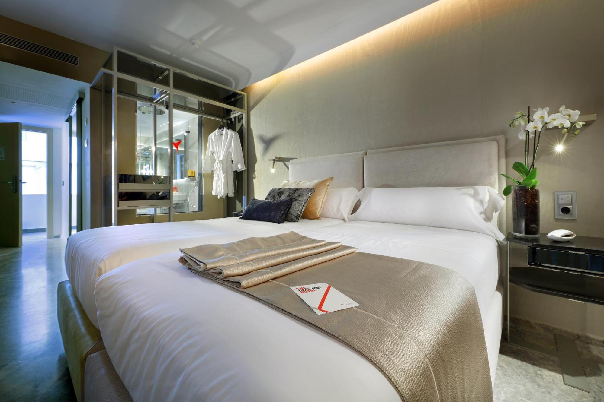 Ushuaia Ibiza Beach Hotel - Adults Only - Club Entrance Included Playa d'en Bossa Exterior photo