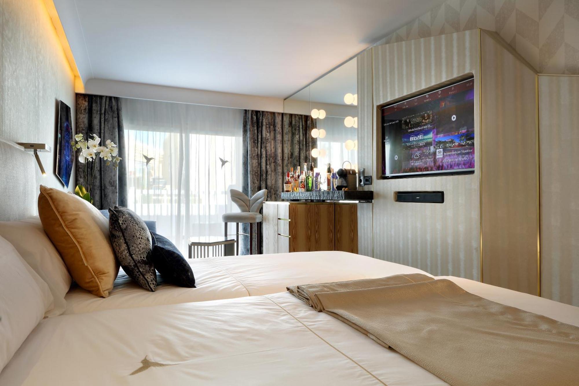 Ushuaia Ibiza Beach Hotel - Adults Only - Club Entrance Included Playa d'en Bossa Exterior photo