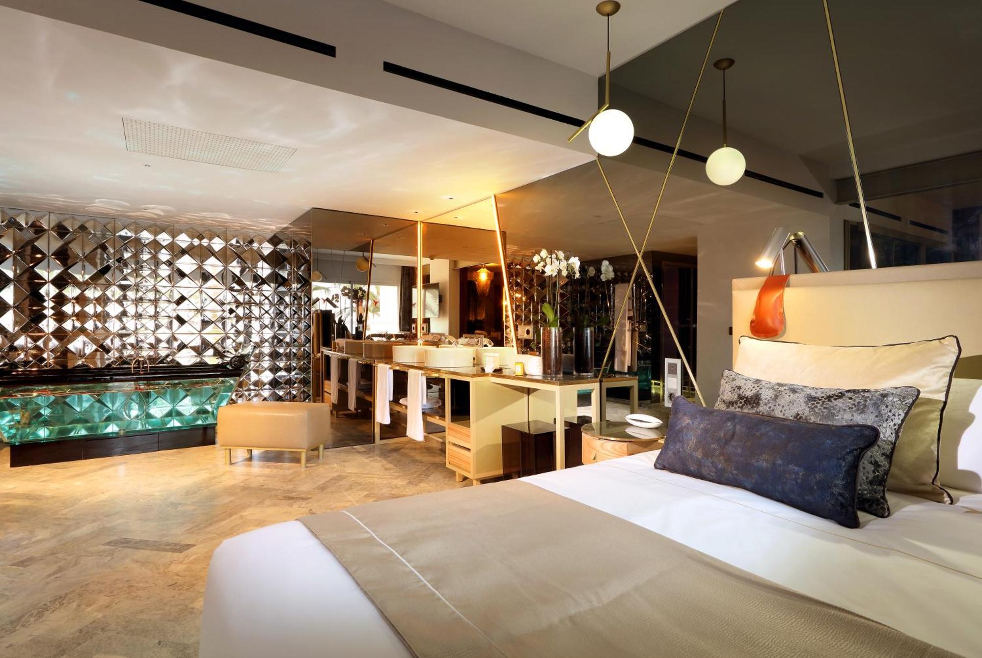 Ushuaia Ibiza Beach Hotel - Adults Only - Club Entrance Included Playa d'en Bossa Exterior photo