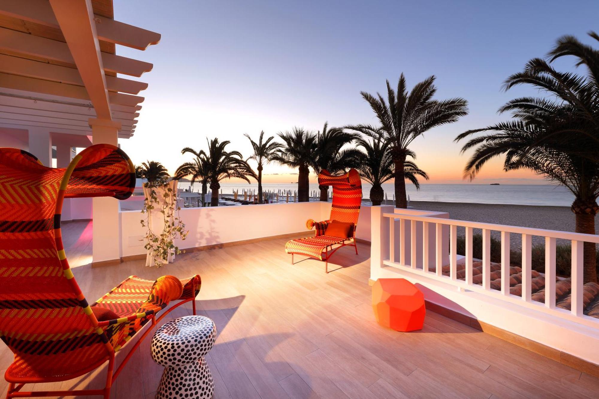 Ushuaia Ibiza Beach Hotel - Adults Only - Club Entrance Included Playa d'en Bossa Exterior photo