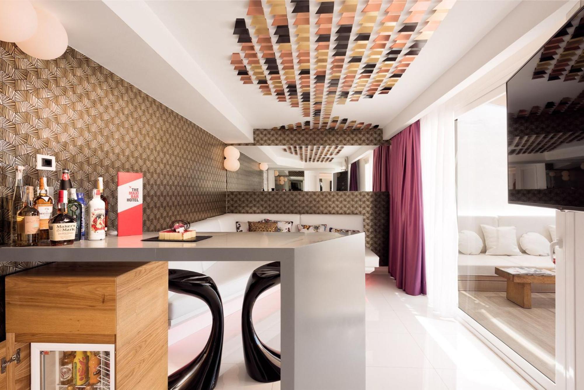 Ushuaia Ibiza Beach Hotel - Adults Only - Club Entrance Included Playa d'en Bossa Exterior photo