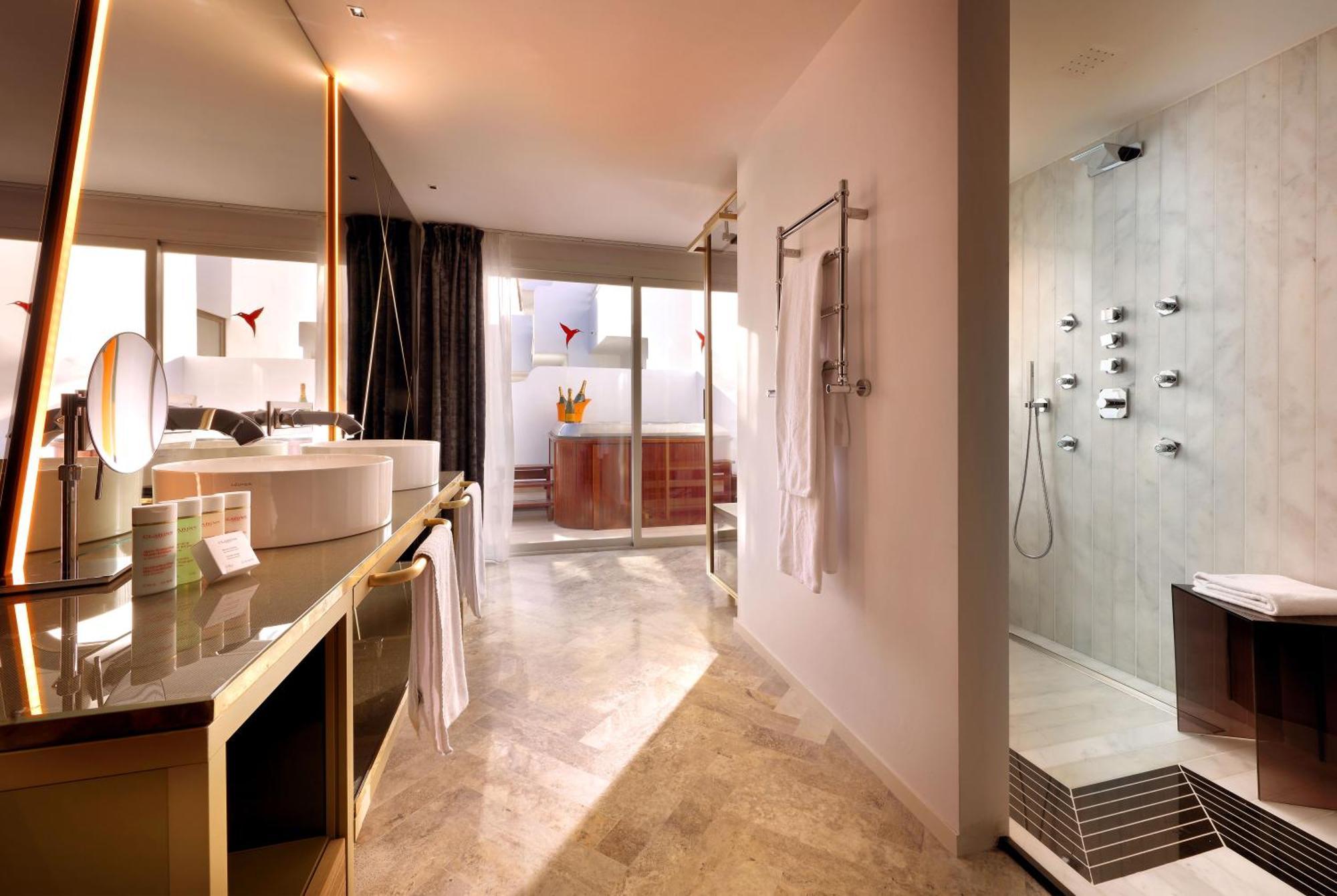 Ushuaia Ibiza Beach Hotel - Adults Only - Club Entrance Included Playa d'en Bossa Exterior photo