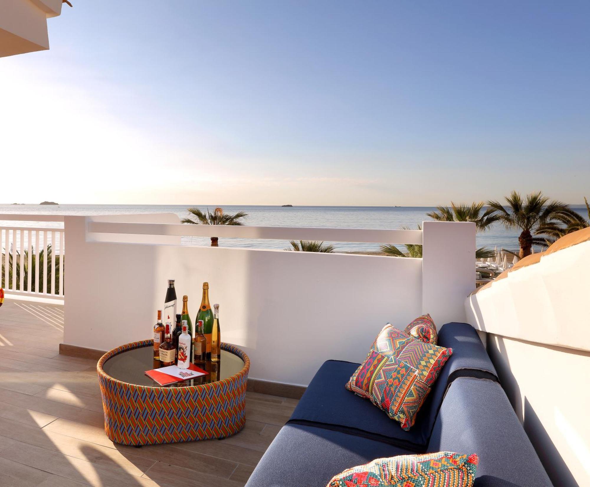Ushuaia Ibiza Beach Hotel - Adults Only - Club Entrance Included Playa d'en Bossa Exterior photo
